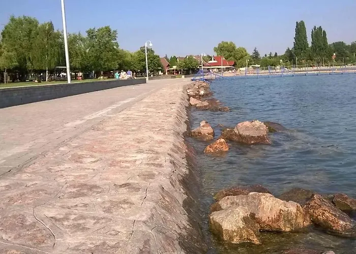 In - Balaton 18978 Balatonkenese